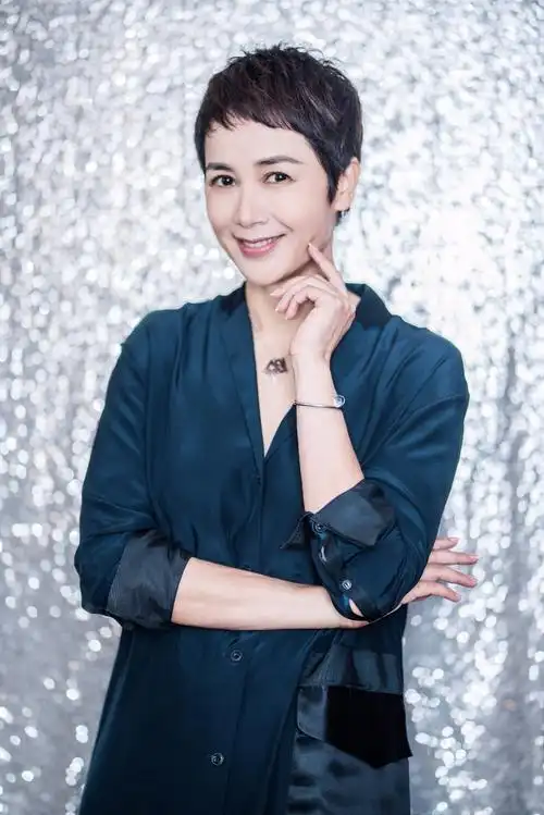 《花儿与远方》即将收官蒋雯丽王志飞掀起兵团热