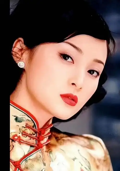 女明星未修原档生图(明星蒋勤勤无修生图照片)