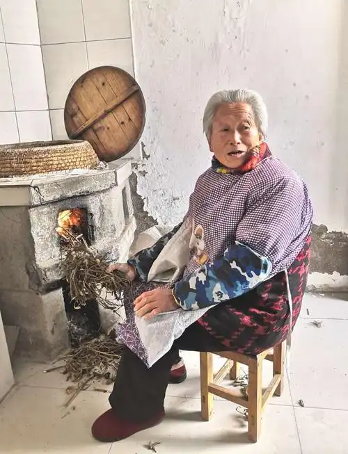 窦延忠:又见土灶蒸馒头