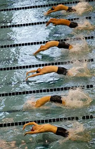 组图:美国冬季游泳锦标赛 罗切特索尼劈波斩浪