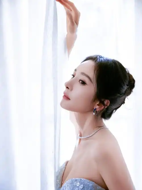 杨幂##杨幂0912生日快乐##杨幂宁绣绣