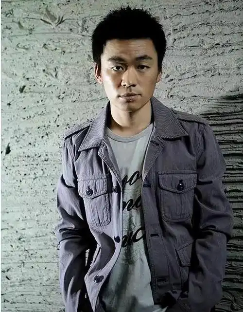 "娱乐圈净土"王宝强逆袭史:草根出身,工地打工,演戏遭人踹打