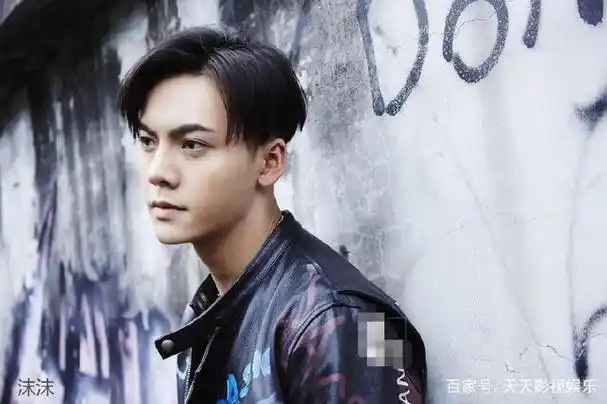 陈伟霆新剧即将来袭,搭档马思纯,肩负使命热血青年