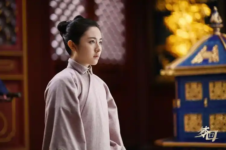 《梦回》剧情甜虐参半 李兰迪"薇"甜女孩变"薇"虐