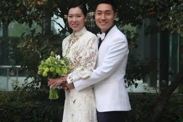 李晓霞嫁了最漂亮的丁宁呢传说中吻了丁宁的张继科还磨叽啥