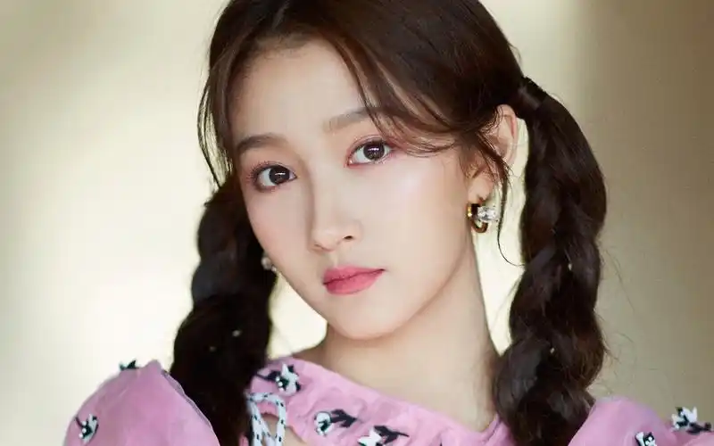 关晓彤元气双马尾高清桌面壁纸