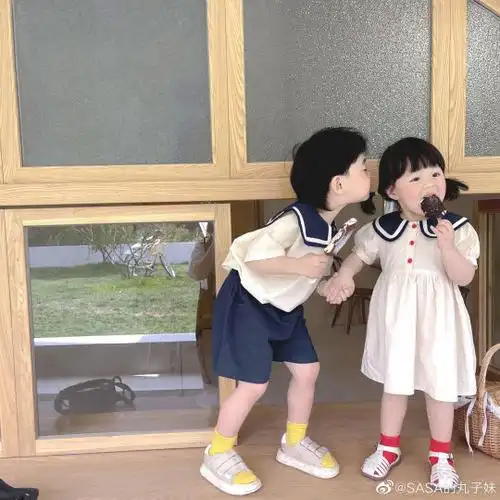 丸丸和大q宝梦幻联动可以拿去截情侣头像啦crsasa的丸子妹