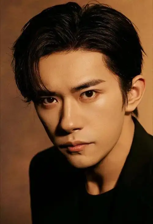 易烊千玺积家晚宴生图##易烊千玺见字如晤