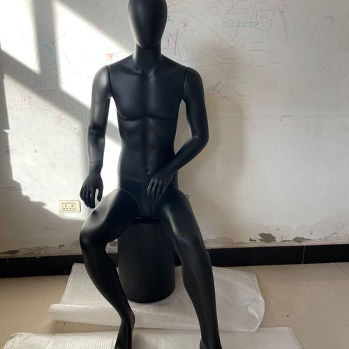 男座模特服装男模特坐姿服装店男模特