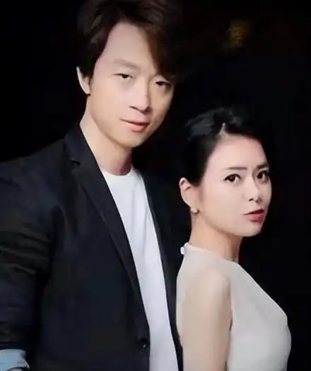 陈辰:与初恋程雷分手后,转身嫁小2岁余笛,婚后生一女幸福美满_网易