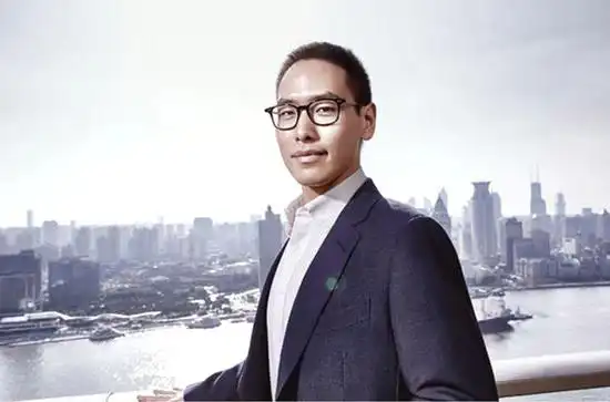 汤子嘉与温心公布恋情 又一仙女牵手豪门