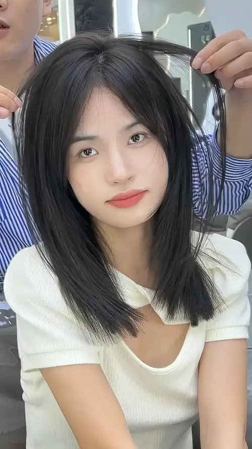 甜酷风锁骨发秒变纯情女高中生04