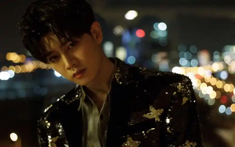 2021任嘉伦东方卫视跨年演唱