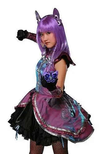 巴拉拉小魔仙里面的魔仙女王的真实名字叫什么