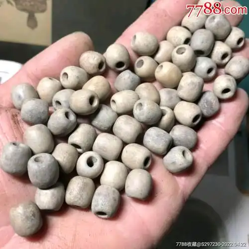 浙江良渚文化珠子一些