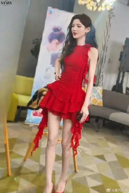 张予曦红裙高跟鞋扫楼,好漂亮,和王子奇跳舞这段好嗑!