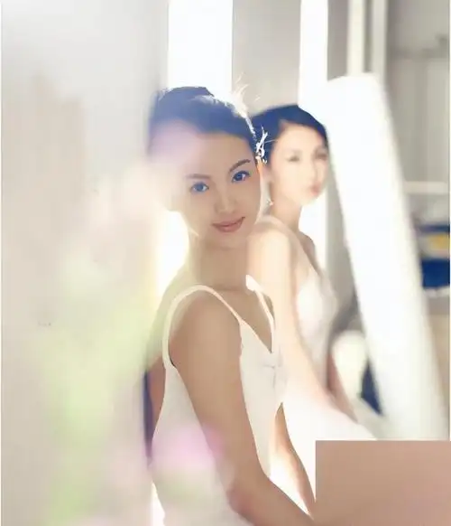 出道似整容!天庭饱满地阁方圆的金晨,原来12年前和现在判若两人