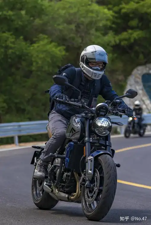 为什么感觉摩托车的骑士精神是个笑话? - 知乎