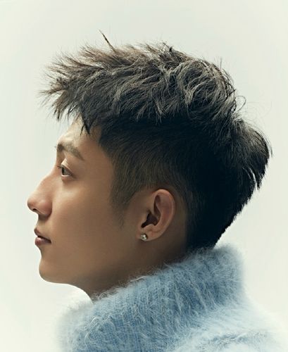 黄景瑜冬季大片帅气毛衣写真