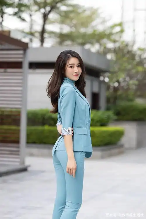 这样的职业装穿起来更有气质