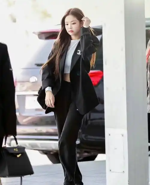 原创你可以一直相信jennie的穿搭机场私服安全又时尚借鉴性很强