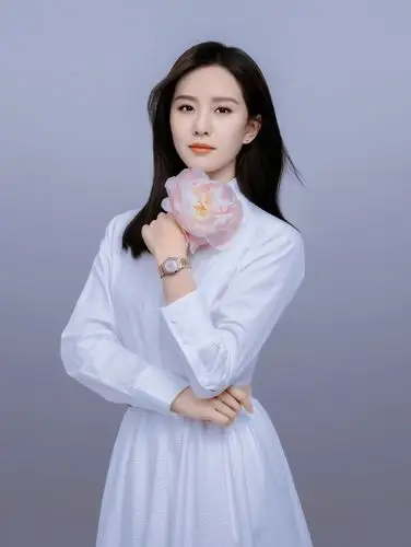 刘诗诗# 欧米茄名人大使刘诗诗 演绎欧米茄女士腕表2020年全新垢骀