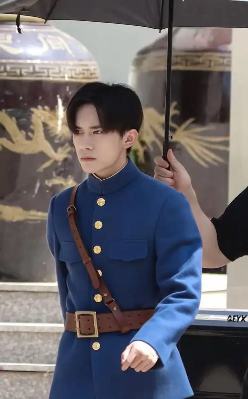 易烊千玺 #tfboys 电视剧艳势番之新青年拍摄花絮 高清