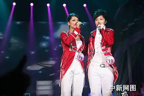 李霄云(右)和江映蓉