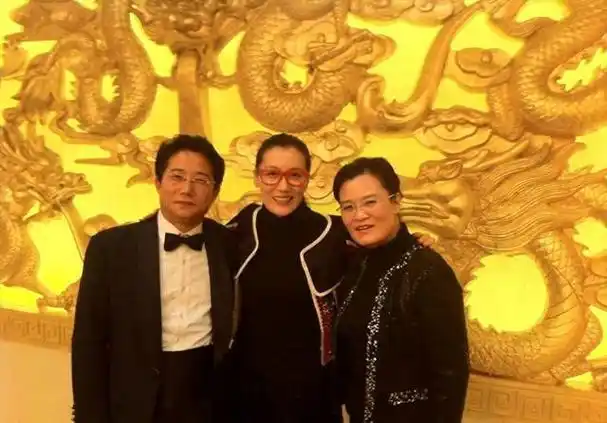 回顾谭晶:我这辈子做的正确决定,就是为科学家丈夫生了两个女儿