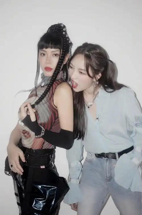 孟佳拍的姐姐们##孟佳王霏霏腰线