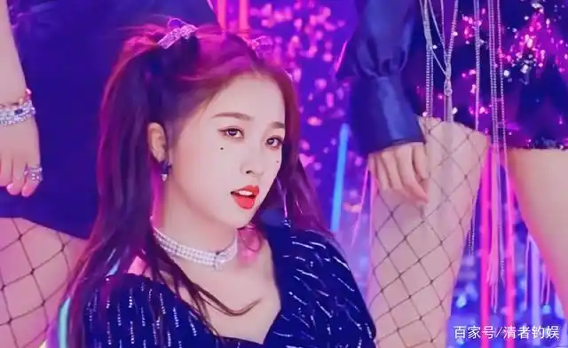 虞书欣《非日常狂欢》舞蹈直拍,唱跳实力up,表情管理一言难尽