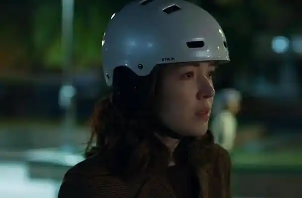 登顶热搜榜首林依晨许玮甯联手新作揭开成人世界伪装的面纱