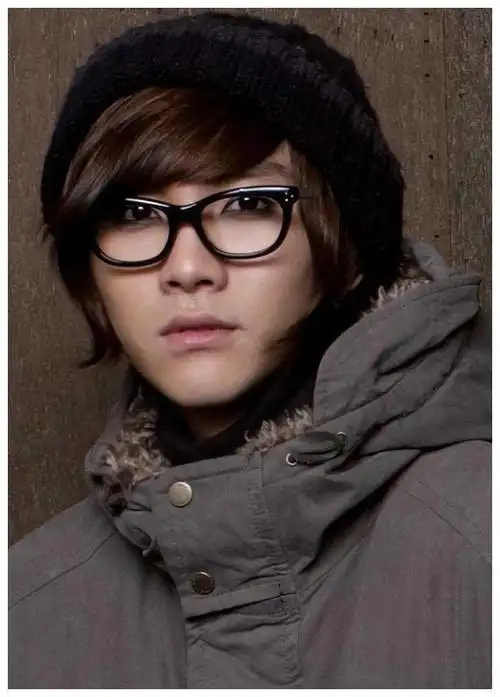 韩国巨星宋承炫退出娱乐圈妻子继承10亿家业网友热议再掀风波