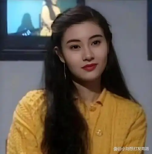 李嘉欣和关之琳pk谁更漂亮看看前任怎么说就很明显了