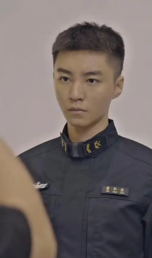 王俊凯寸头海军制服造型##王俊凯