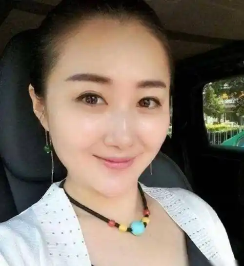 宋小宝:和前妻霍晓红离婚,再婚娶了粉丝王雪,如今成人生赢家_感情_赵