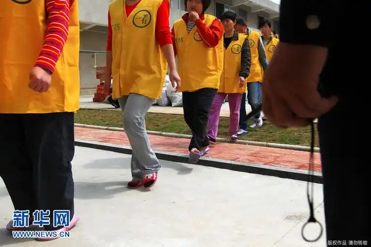 珠海成立首个女子监区200多名女性关押犯看守所内搬家