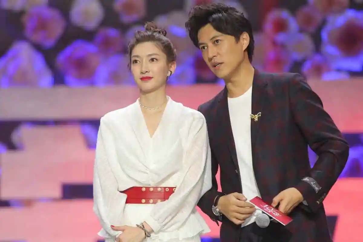 江疏影表白靳东:中国居然有这么帅的男演员