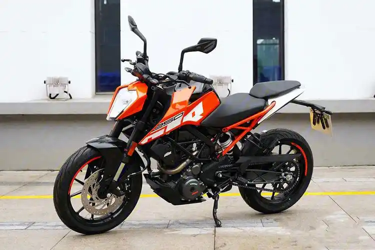 十万左右ktmr2r进口街车大单缸马力73匹大马拉小车