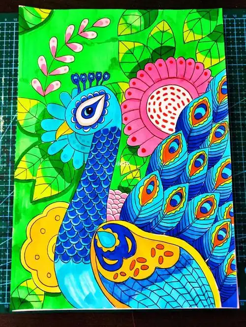 骄傲的孔雀彩色线描装饰画