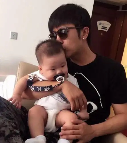 低调的"太子爷"林雨申,为老婆改情侣名,和妻子低调相爱十年