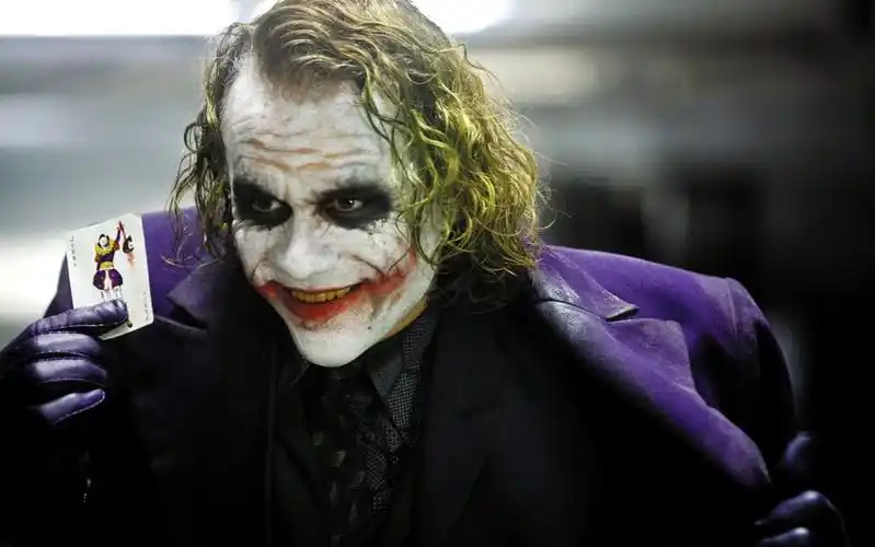 完美小丑希斯莱杰生前最后一次接受采访蝙蝠侠黑暗骑士希斯莱杰小丑10