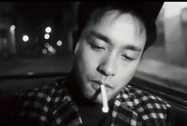 文章曾因抽烟被罚钱胡歌冯铭潮李易峰的抽烟姿势能帅晕