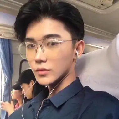 超帅气超冷酷的男生头像戴眼镜高冷帅气的男生戴眼镜图片