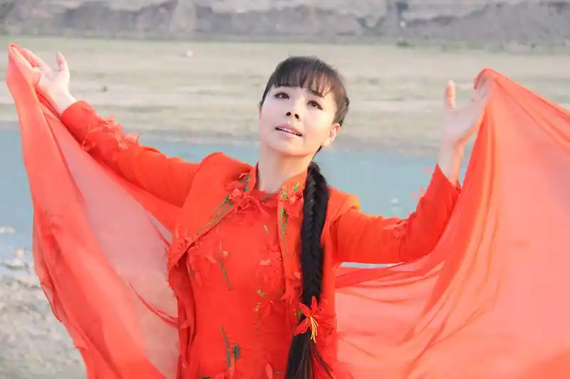 聆听经典 ·《在延安》—王二妮:用歌声为家乡"代言"义不容辞