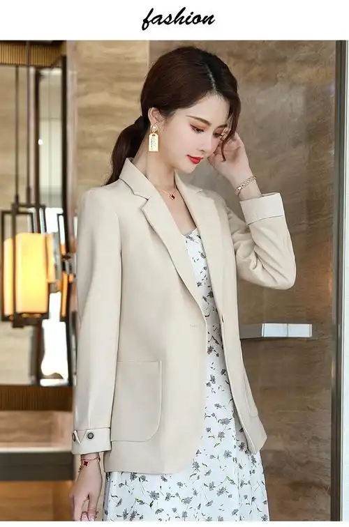 秦菲 感炸街小西装外套女春秋2021新款韩版休闲气质糖果色西服上衣