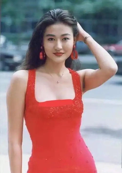 随后,冯茵因个人原因主动退出比赛,谭文洁临危受命,顺利补位进入决赛.