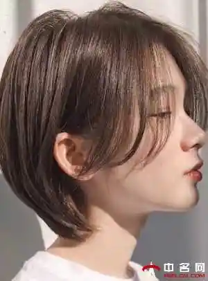 2019流行的短发女生发型图片撩耳短发清爽又减龄