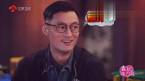 我们相爱吧周冬雨拍时尚大片刚睁开眼却发现余文乐不见了