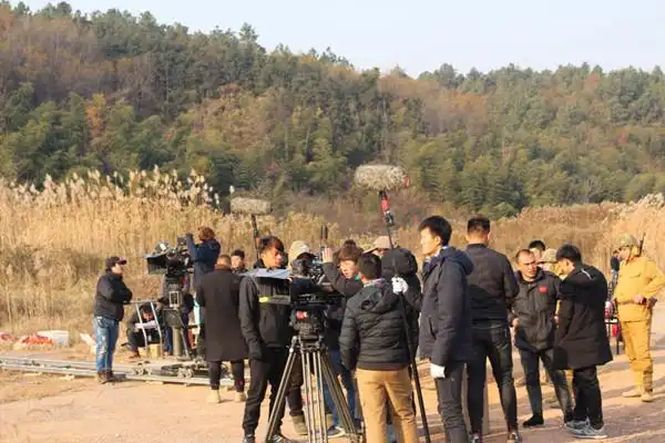 电视剧《奔向延安》剧组先后进驻句容茅山景区红色影视基地取景拍摄